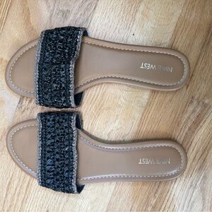 Nine West Women's Slides Sandals Black Raffia Straps Tan Footbed‎ Size 8M